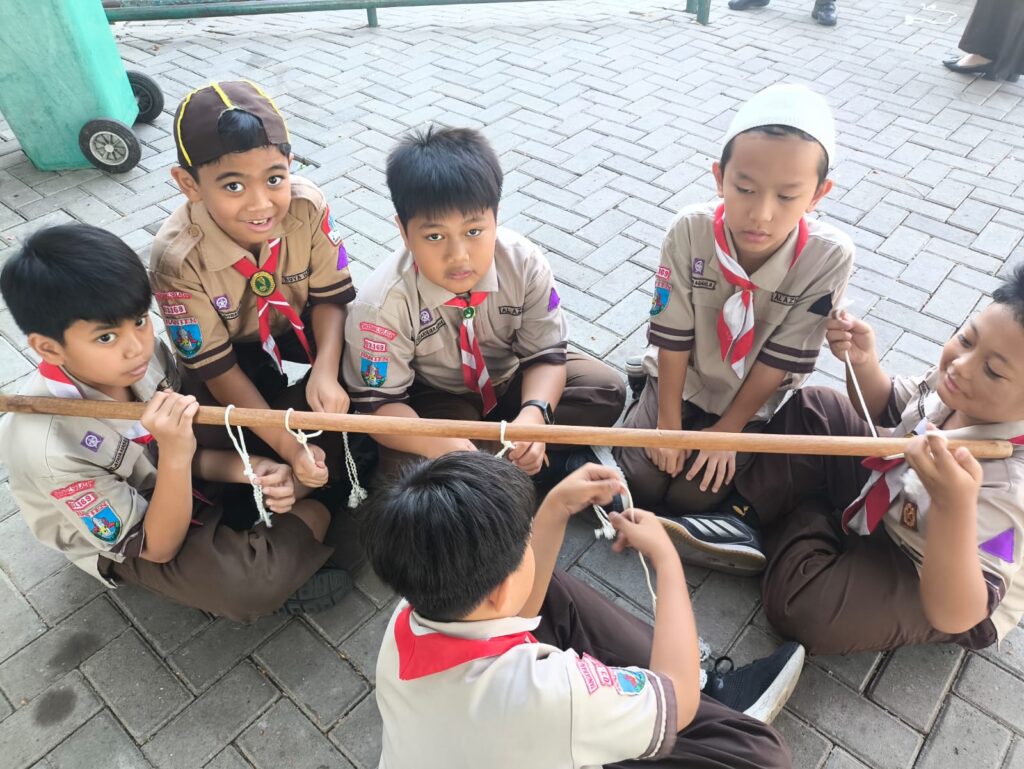 Kegiatan Pramuka SD Islam Al Azhar Bintaro